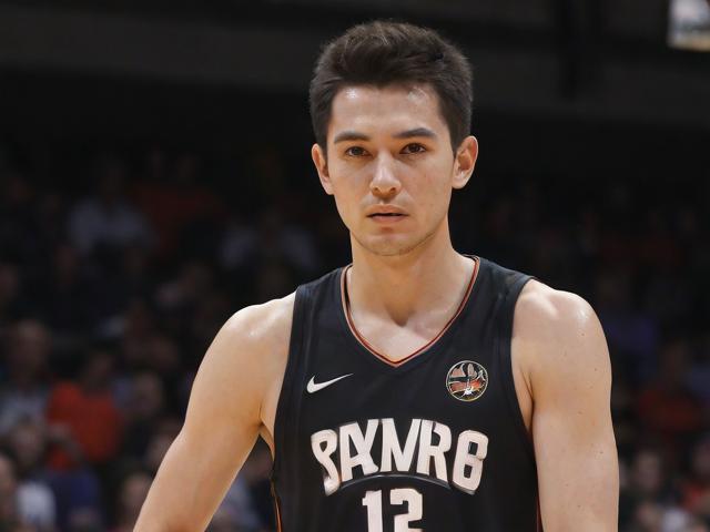 开云体育_ NBA全明星周末的看点：明星球员的精彩碰撞，nba全明星开场仪式