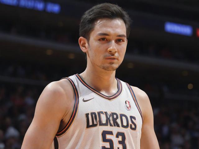 开云体育_ NBA季后赛前瞻：谁能在关键时刻把握机会？，nba季后赛开放观众