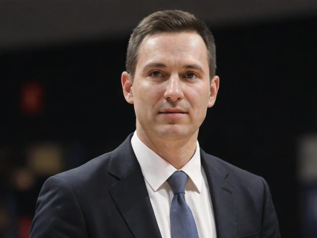 开云体育_ NBA教练的智慧：如何调整战术以应对变局？，nba教练布置战术