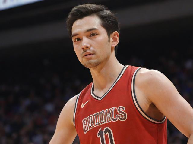 开云体育_ NBA新规：如何影响比赛的节奏与策略？，nba规则变化及影响