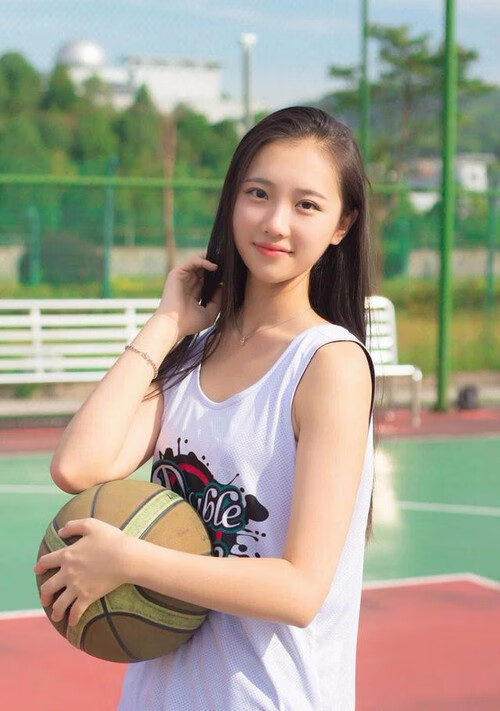 中国女排新任队长首次亮相媒体见面会，中国女排新队长是谁