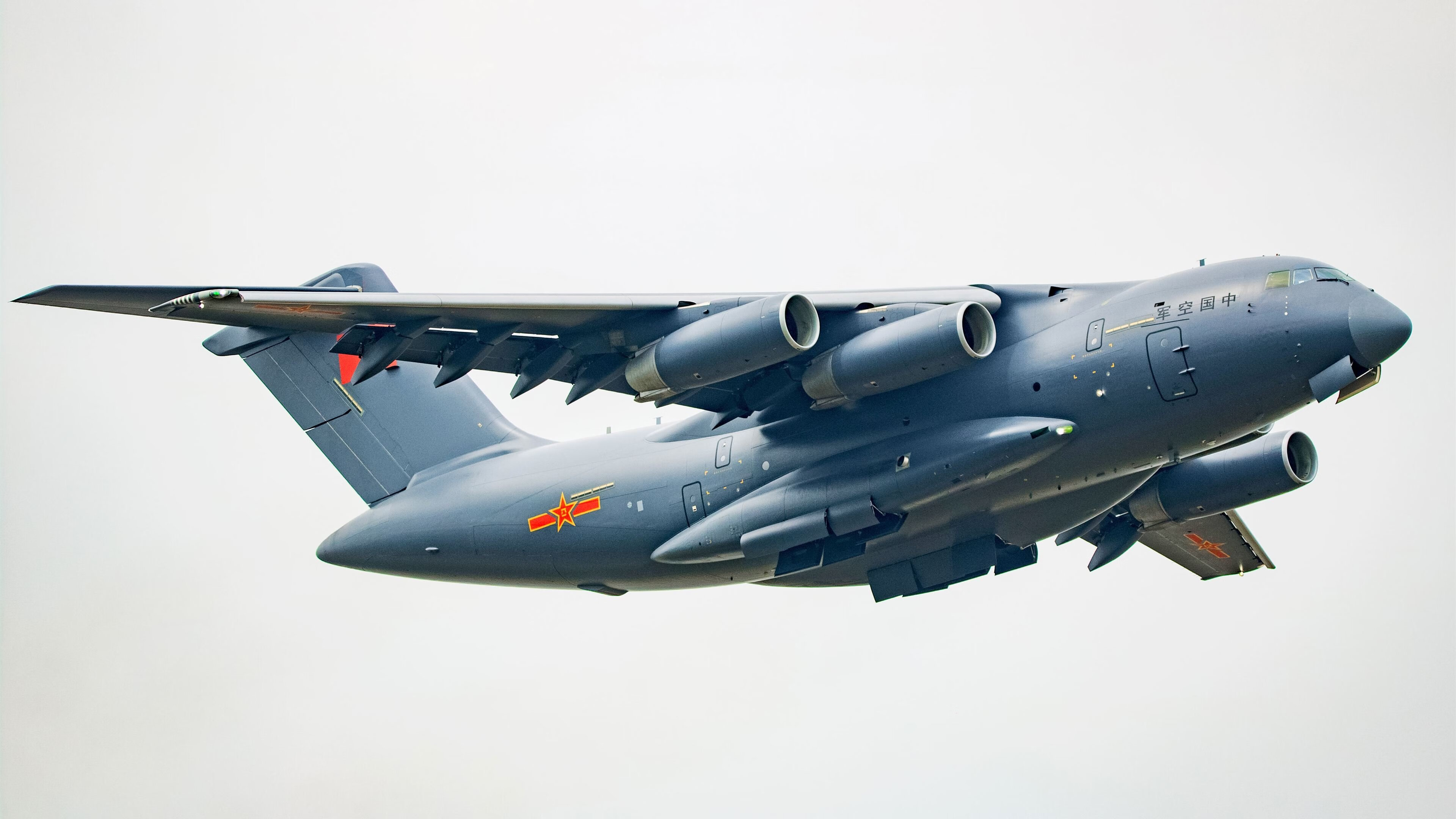 橄榄球冠军锦标赛:南半球四强赛场上演精彩角逐,橄榄球比赛2021