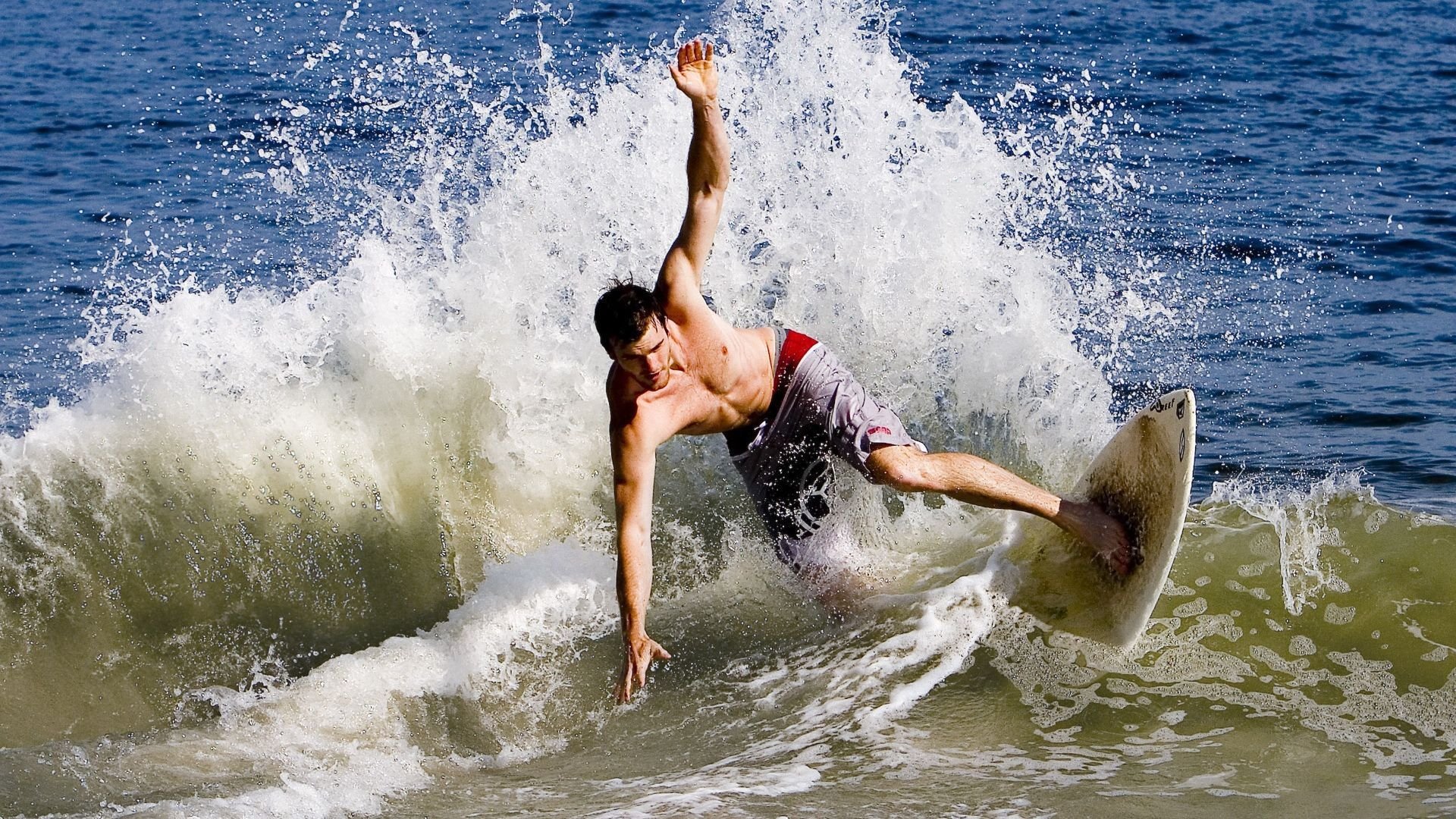 开云体育手机版下载-爬山比赛，征服高峰的勇气与智慧，爬山比赛打一成语是什么成语